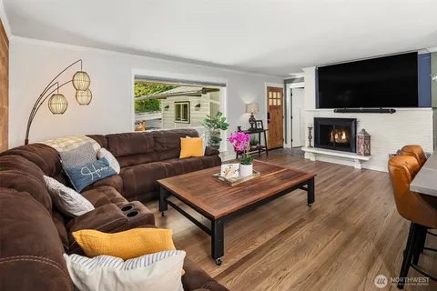 $1,048,000 | 7245 Northeast 170th Street, Kenmore, WA 98028