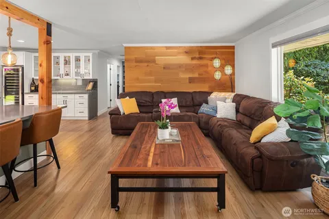 $1,048,000 | 7245 Northeast 170th Street, Kenmore, WA 98028