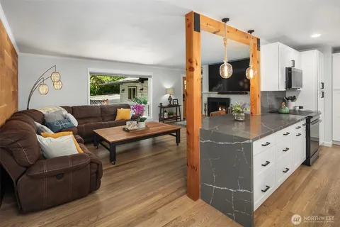 $1,048,000 | 7245 Northeast 170th Street, Kenmore, WA 98028