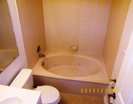 8213 Thames Boulevard, Unit A Boca Raton, FL 33433 - Photo 8 of 16 Master Bath/Spa