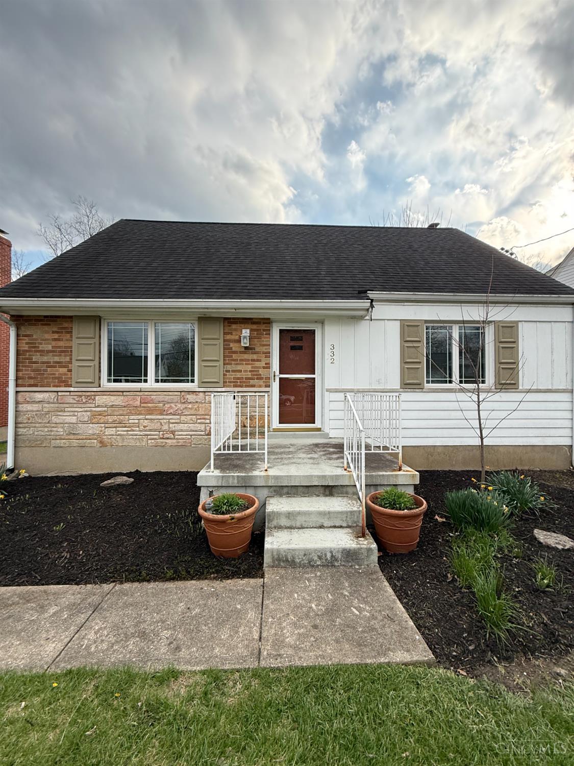 332 Ingram Road Cincinnati, OH 45218 - Photo 2 of 30
