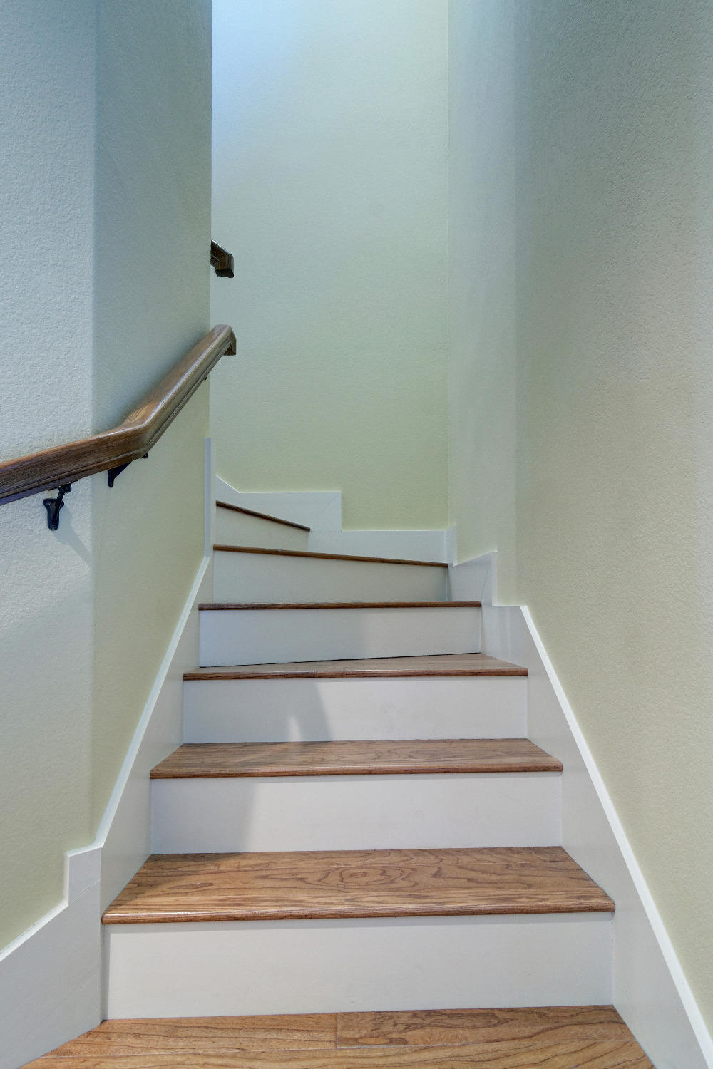 1884 Baytowne Loop Miramar Beach, FL 32550 - Photo 20 of 46 29_Stairway_01