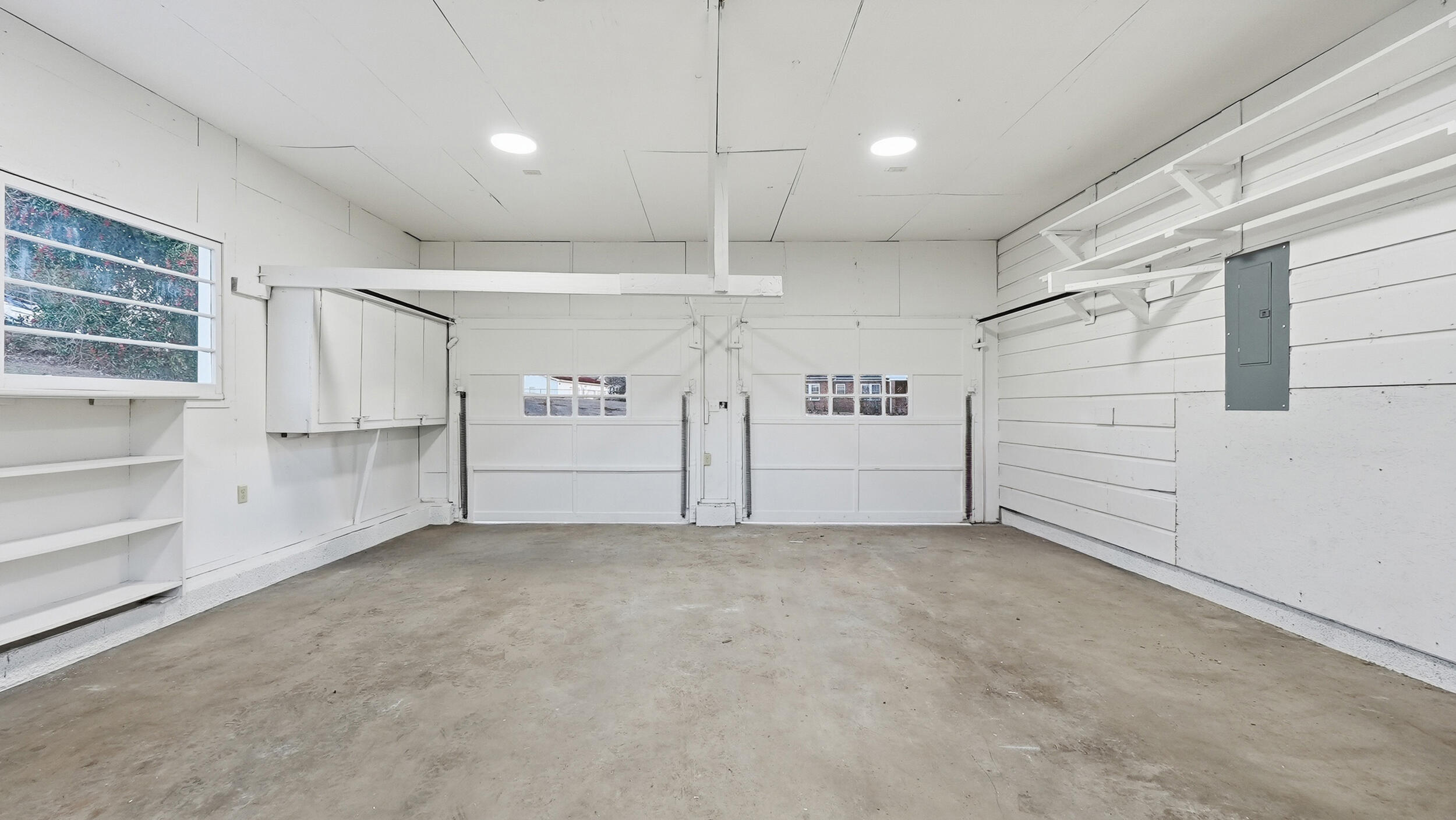 3416 Redding Road Chattanooga, TN 37415 - Photo 22 of 31 Garage