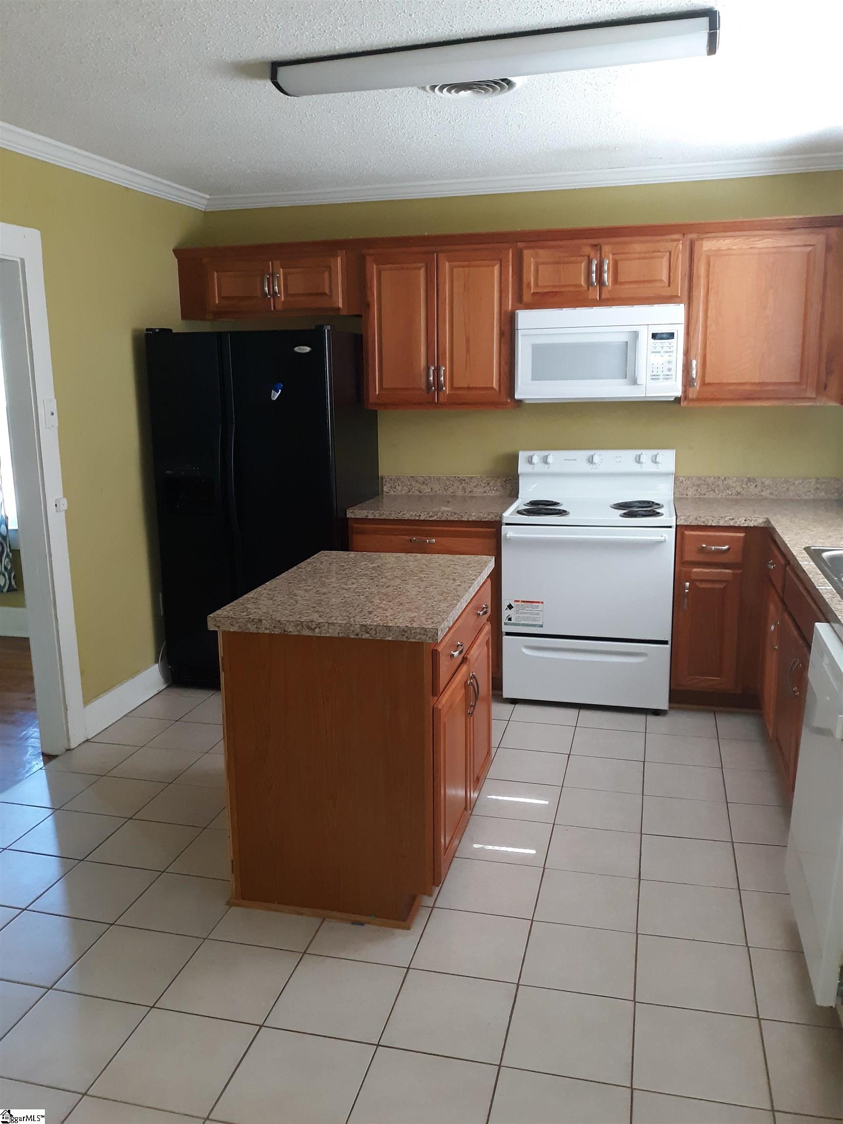 114 North Owens Street Clinton, SC 29325 - Photo 3 of 9