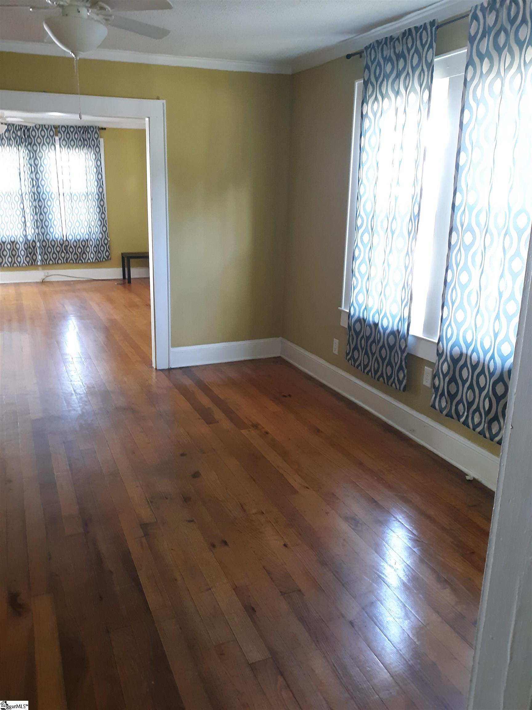 114 North Owens Street Clinton, SC 29325 - Photo 3 of 9