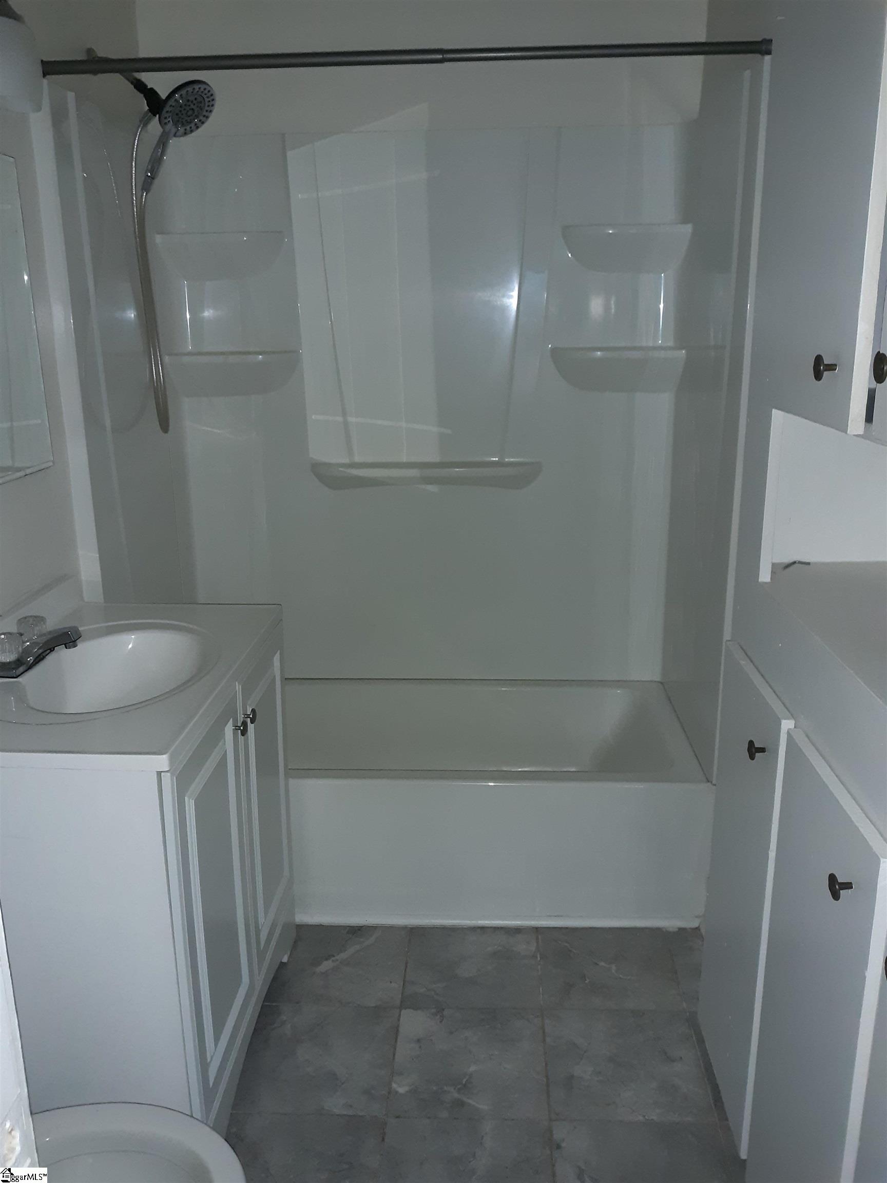 114 North Owens Street Clinton, SC 29325 - Photo 5 of 9