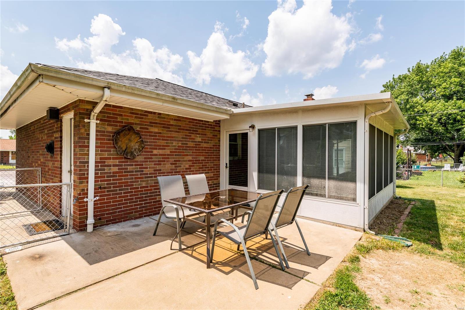 9439 Reavis Barracks Road St. Louis, MO 63123 - Photo 28 of 34