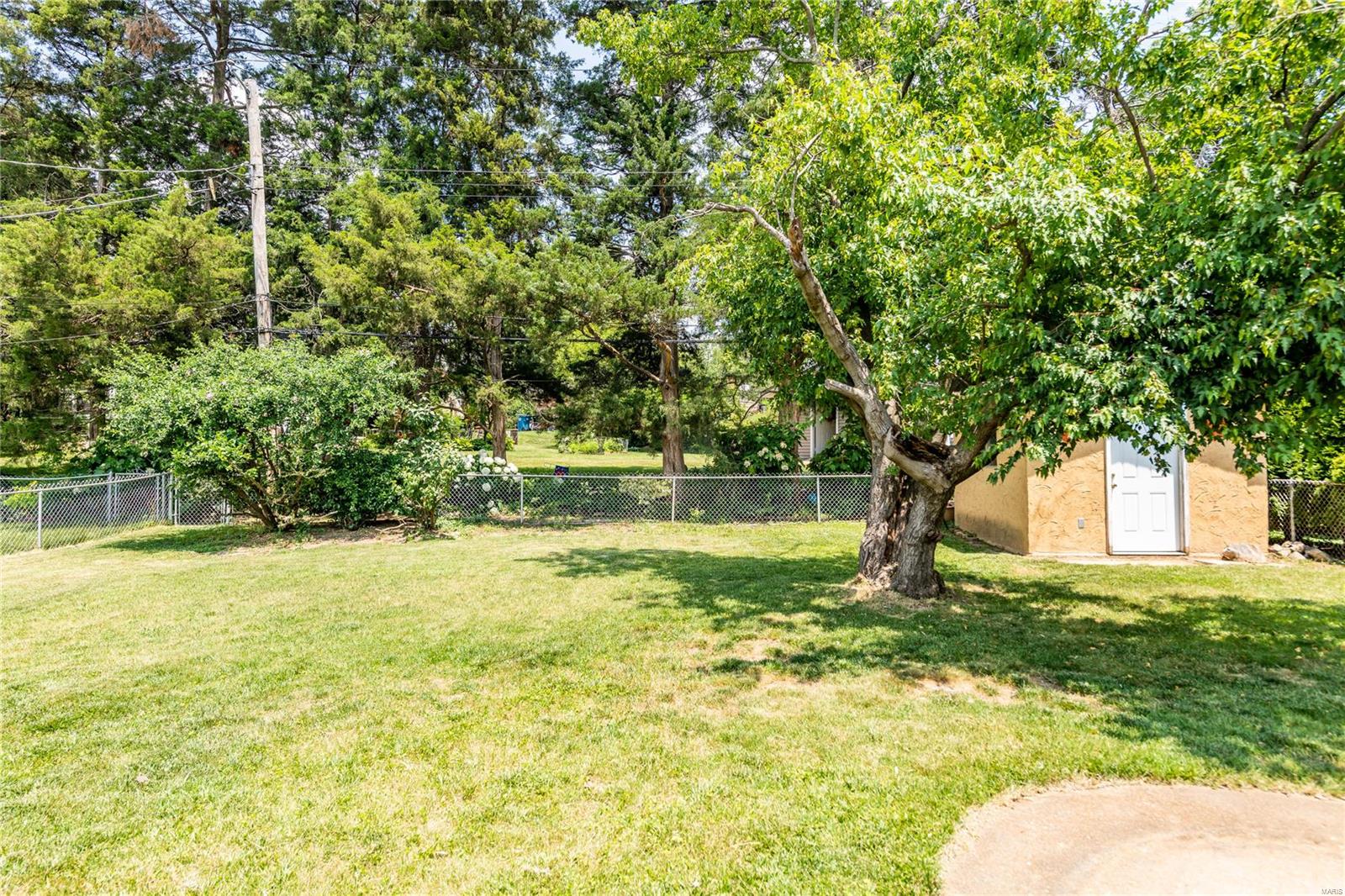 9439 Reavis Barracks Road St. Louis, MO 63123 - Photo 33 of 34