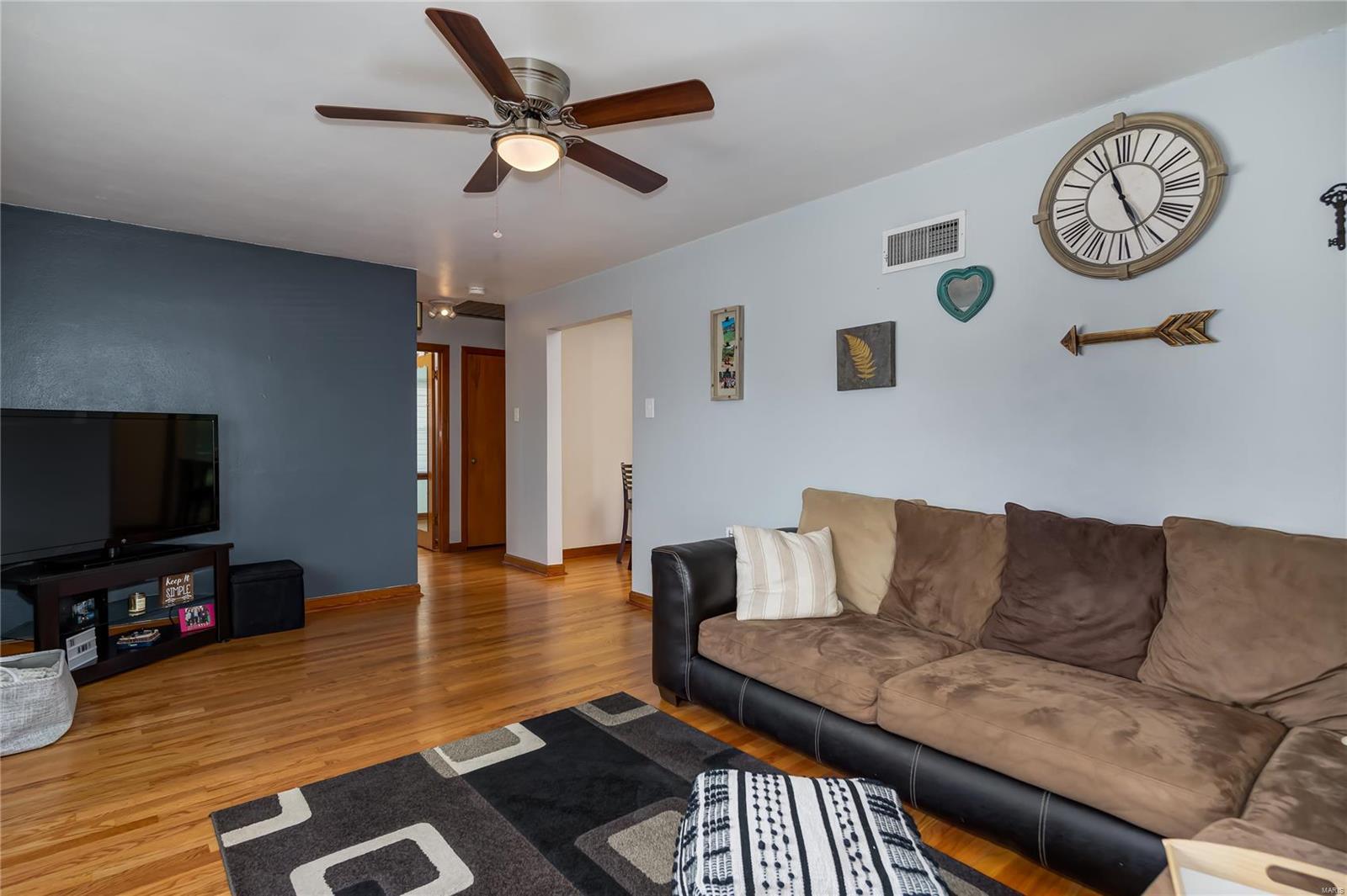 9439 Reavis Barracks Road St. Louis, MO 63123 - Photo 5 of 34