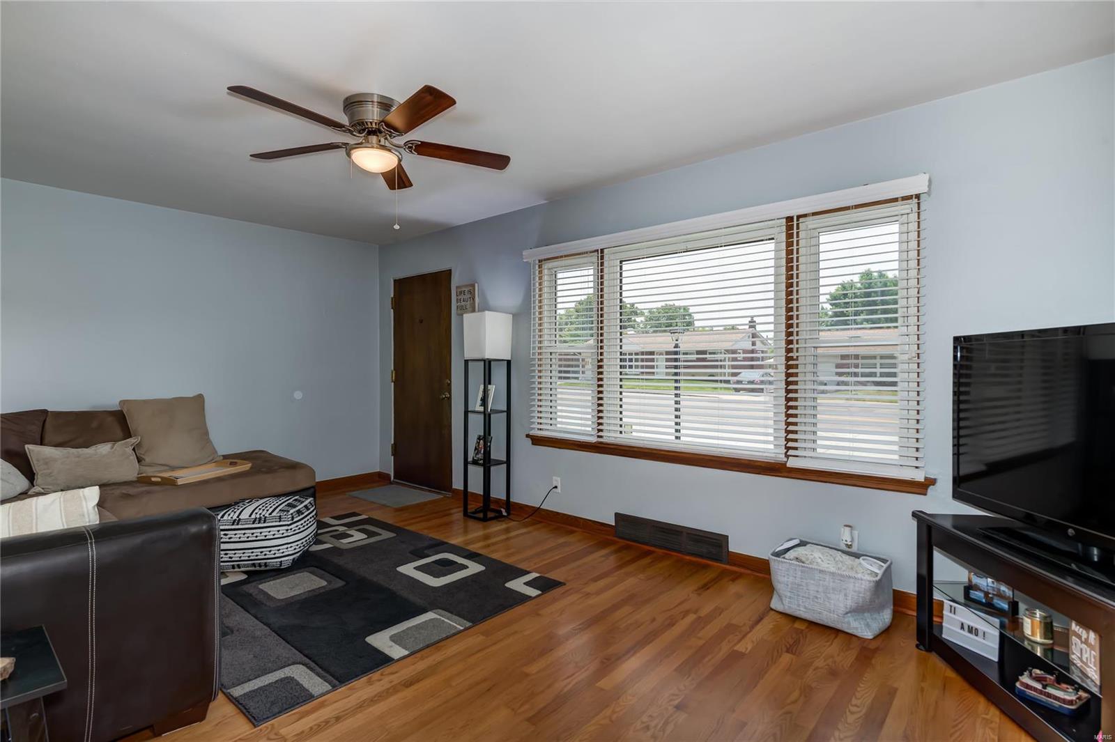 9439 Reavis Barracks Road St. Louis, MO 63123 - Photo 6 of 34