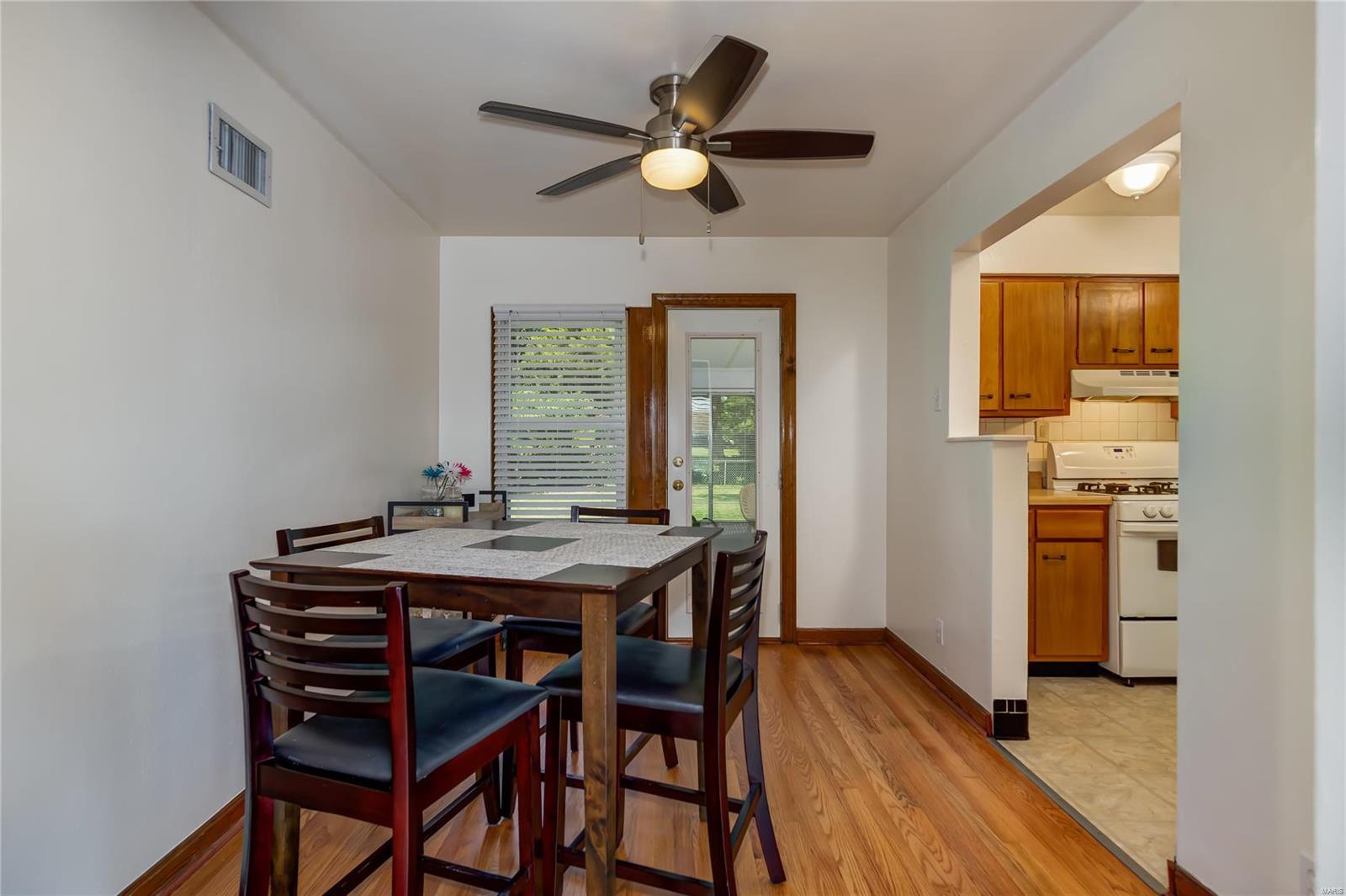 9439 Reavis Barracks Road St. Louis, MO 63123 - Photo 8 of 34