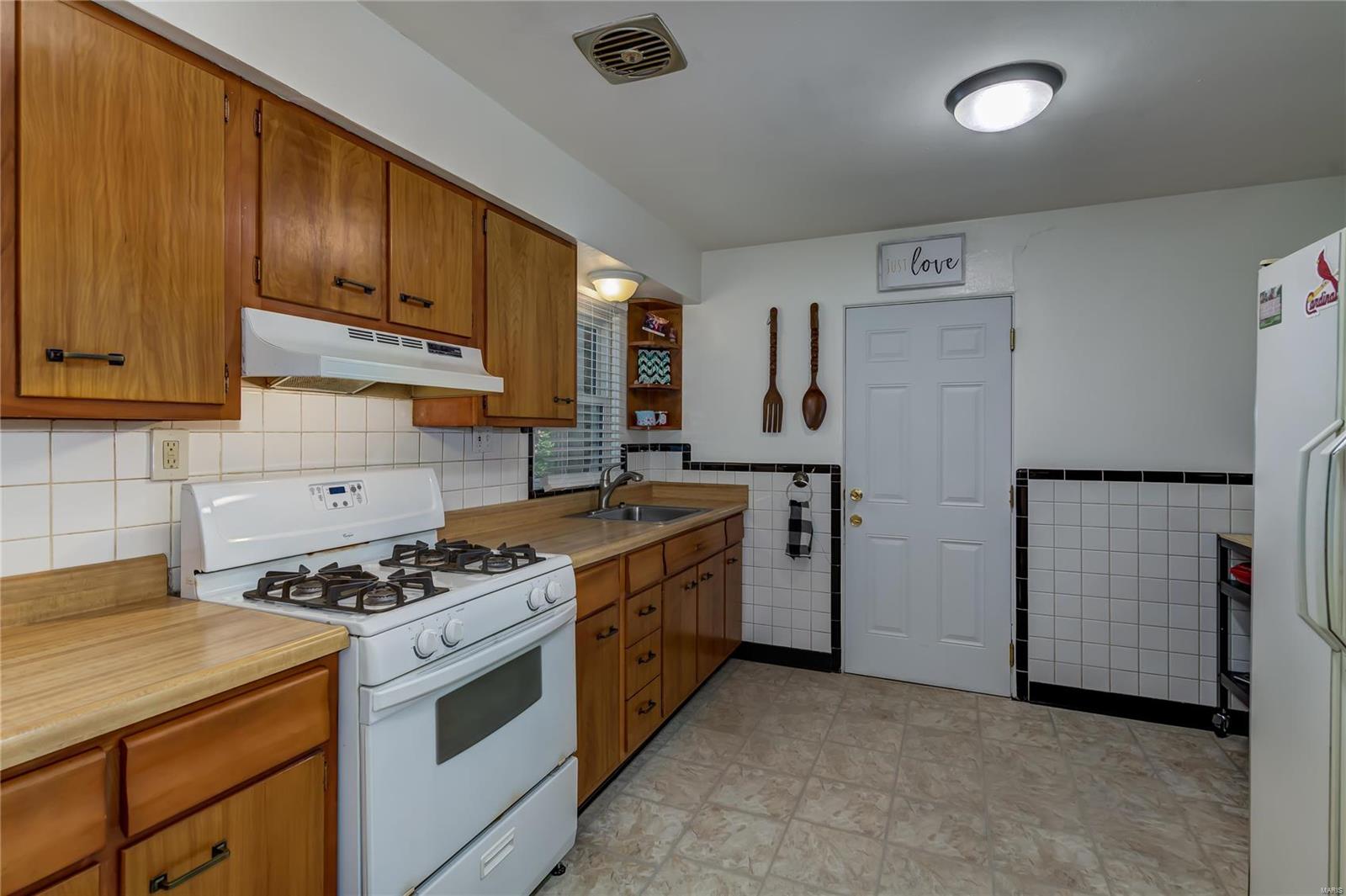 9439 Reavis Barracks Road St. Louis, MO 63123 - Photo 10 of 34