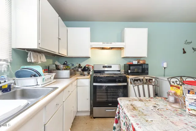 $299,900 | 202 Lynn Road, Durham, NC 27703