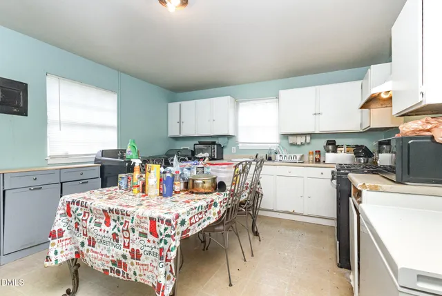 $299,900 | 202 Lynn Road, Durham, NC 27703