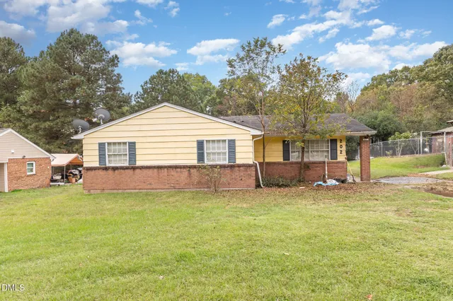 $299,900 | 202 Lynn Road, Durham, NC 27703