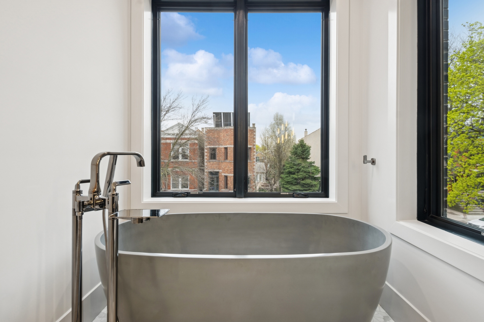 2434 West Superior Street Chicago, IL 60612 - Photo 26 of 51