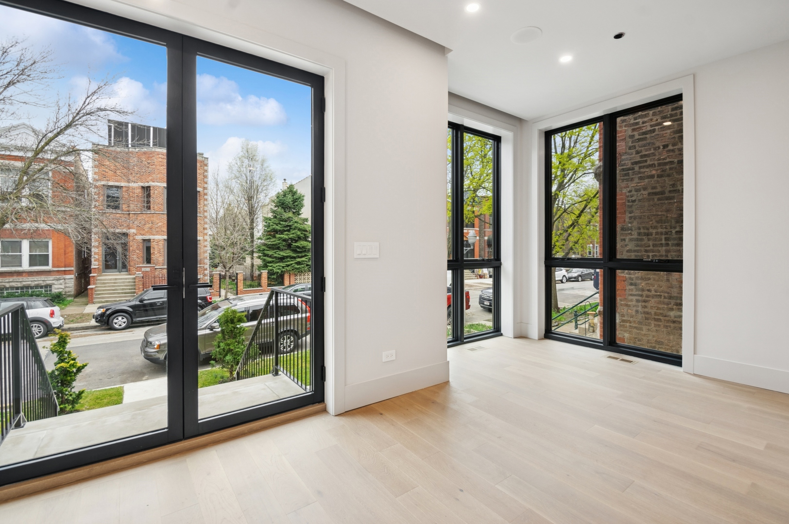 2434 West Superior Street Chicago, IL 60612 - Photo 4 of 51