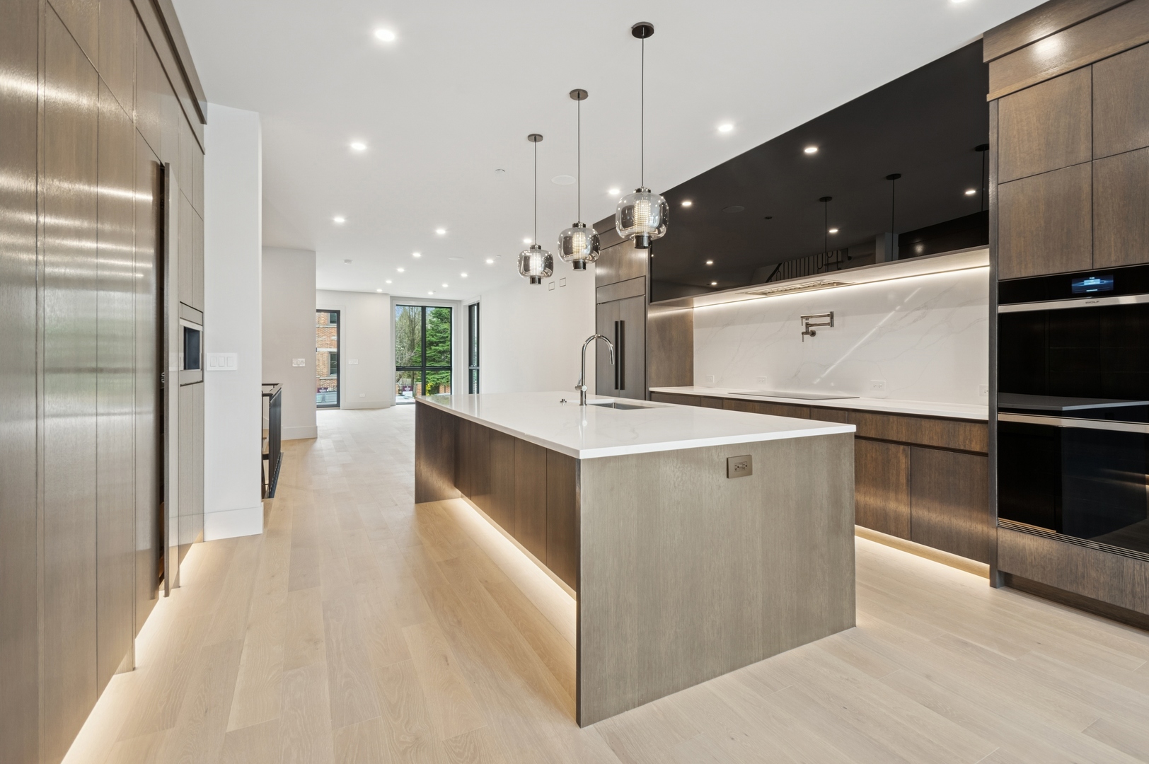 2434 West Superior Street Chicago, IL 60612 - Photo 6 of 51