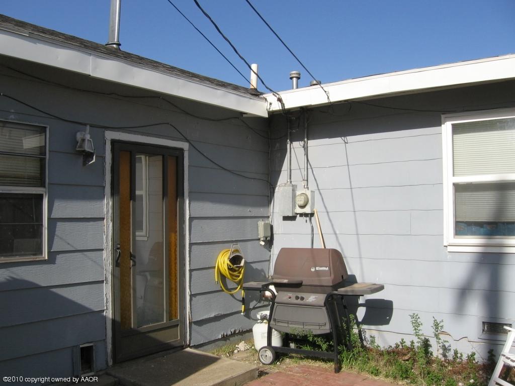 4620 South Hayden Street Amarillo, TX 79110 - Photo 2 of 12 a view of deck with patio