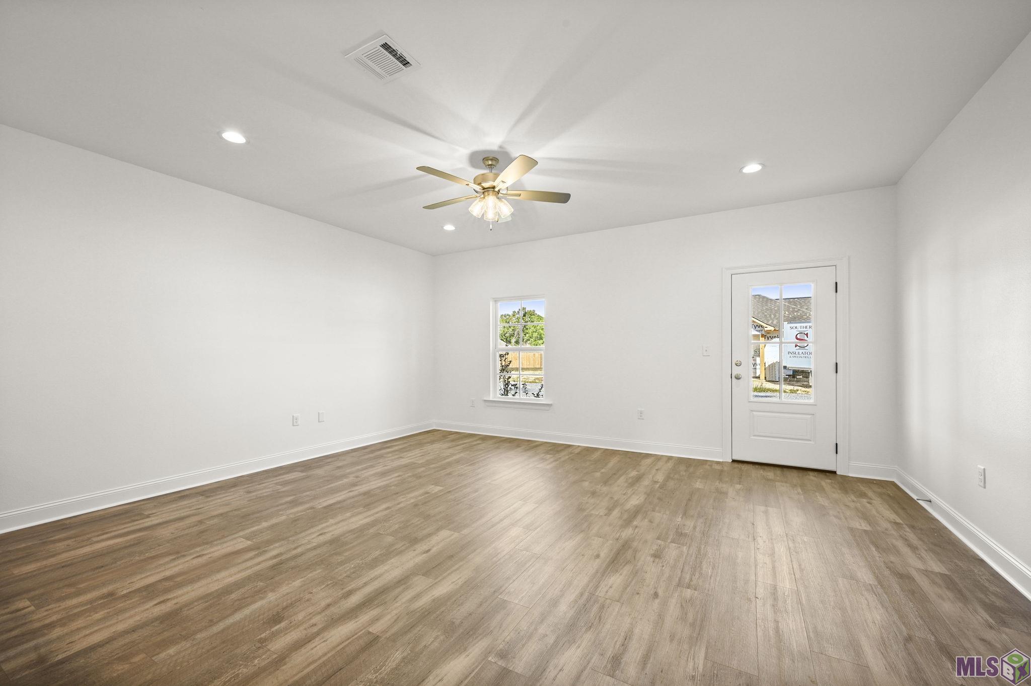 33242 Clinton Allen Road Denham Springs, LA 70706 - Photo 3 of 14 Gallery Image 3