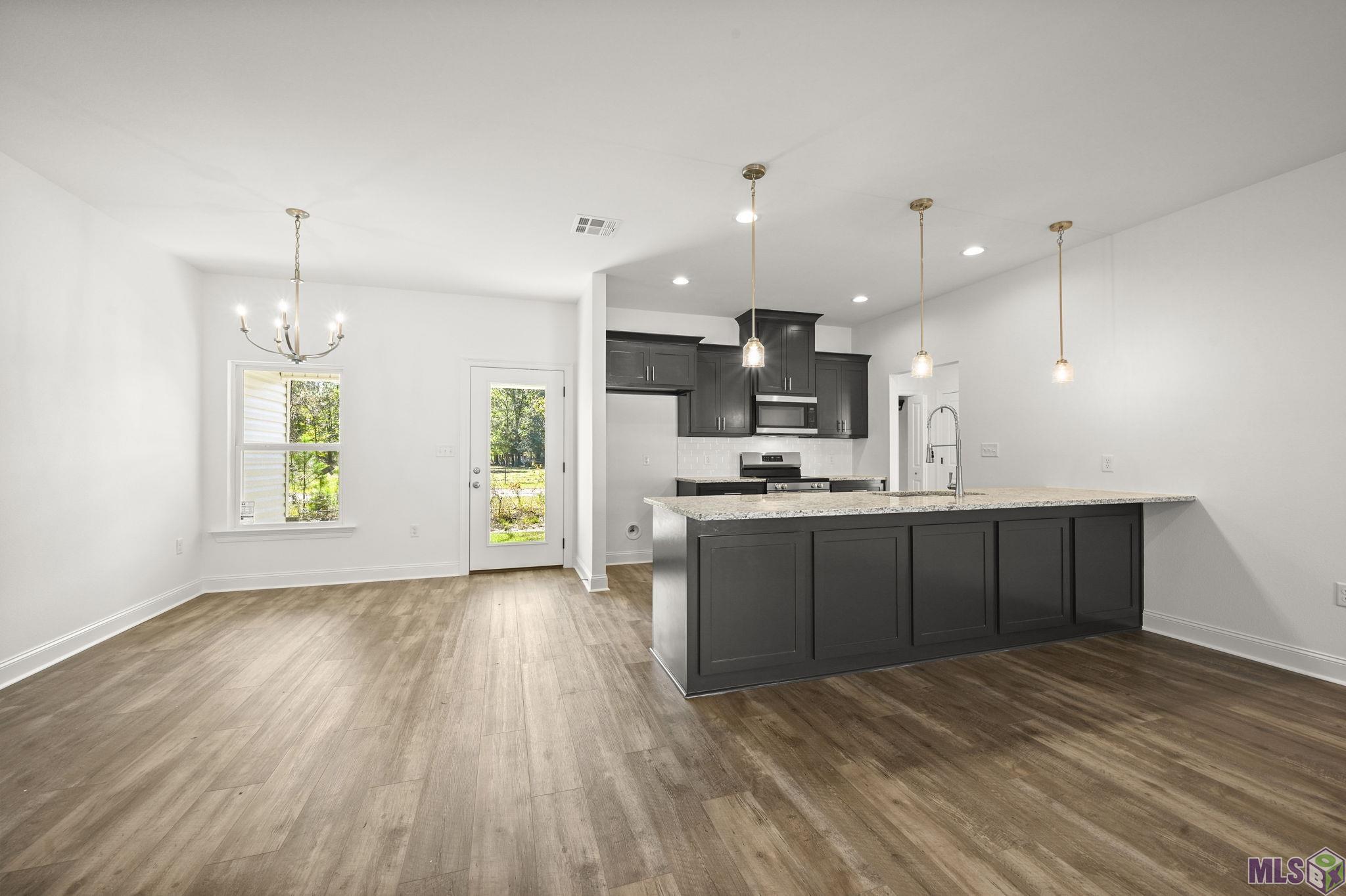 33242 Clinton Allen Road Denham Springs, LA 70706 - Photo 4 of 14 Gallery Image 4