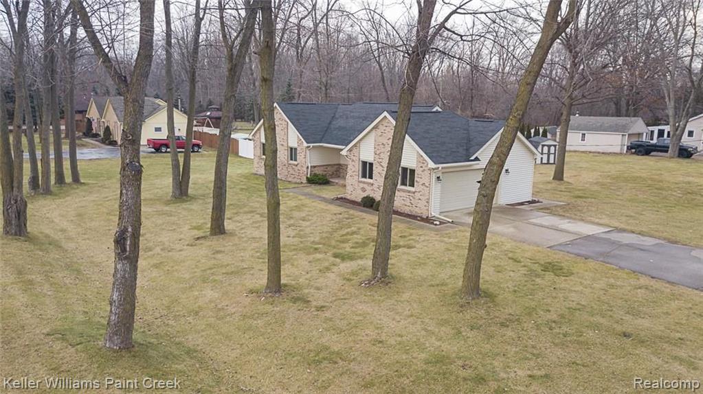 3801 John R Road Rochester Hills, MI 48307 - Photo 3 of 40