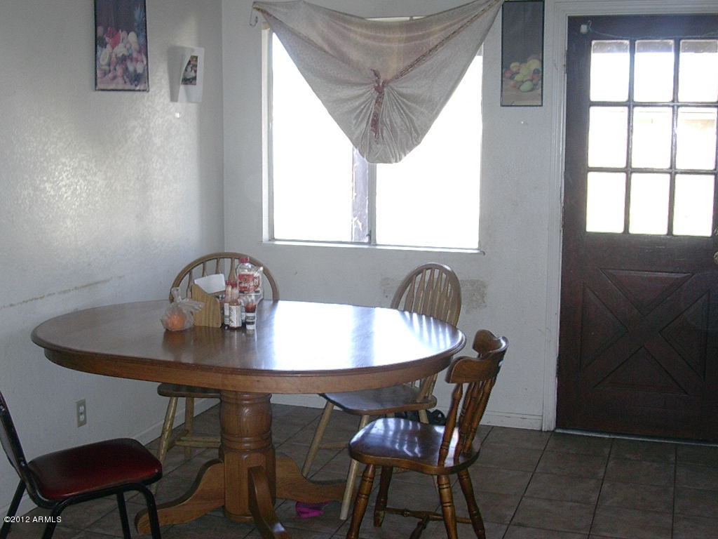 209 North Hawes Road Mesa, AZ 85207 - Photo 3 of 4 EAT IN KITCHEN