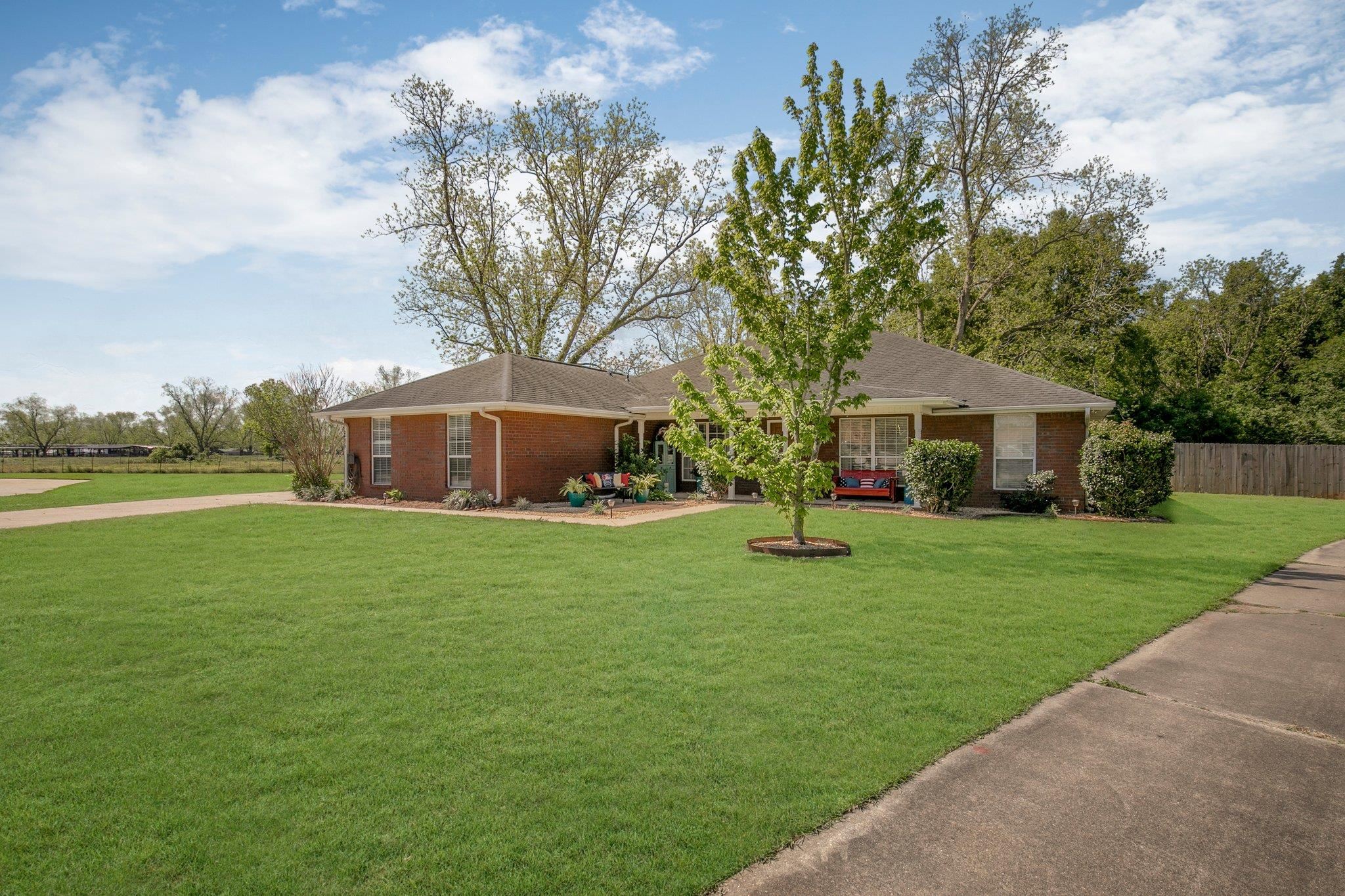 26575 Dean Court South Daphne, AL 36526 - Photo 2 of 41
