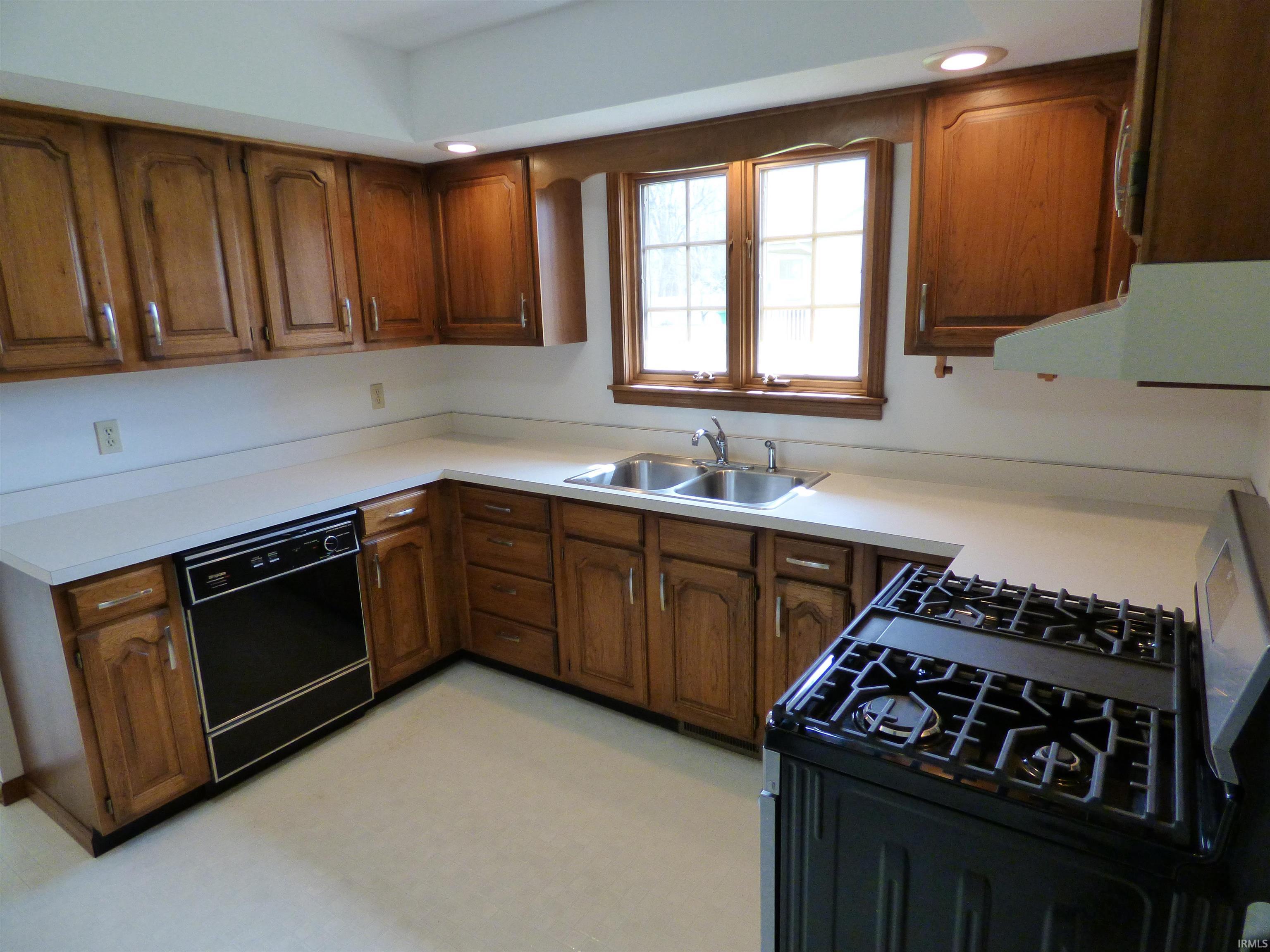 25520 Fawn Ridge Drive South Bend, IN 46619 - Photo 7 of 22