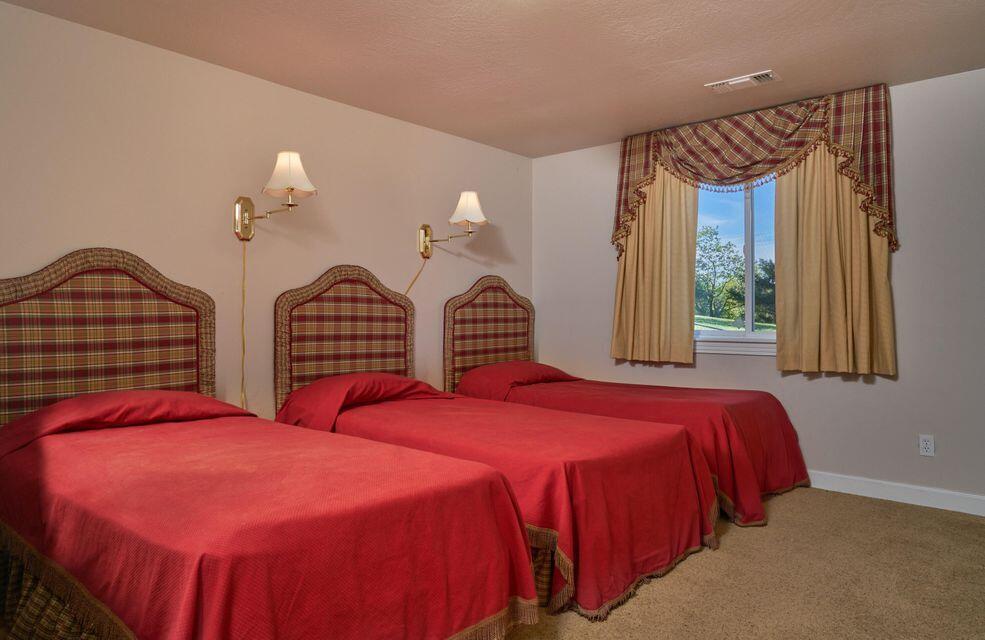 7300 Dark Hollow Road Medford, OR 97501 - Photo 29 of 36 20210430153137005410000000-o