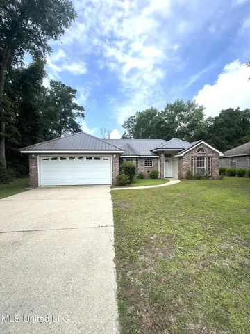 $1,775 | 1421 Spruce Street, Ocean Springs, MS 39564