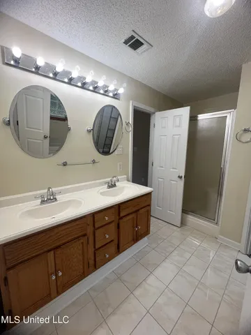 $1,775 | 1421 Spruce Street, Ocean Springs, MS 39564