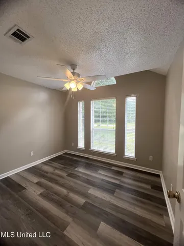 $1,775 | 1421 Spruce Street, Ocean Springs, MS 39564