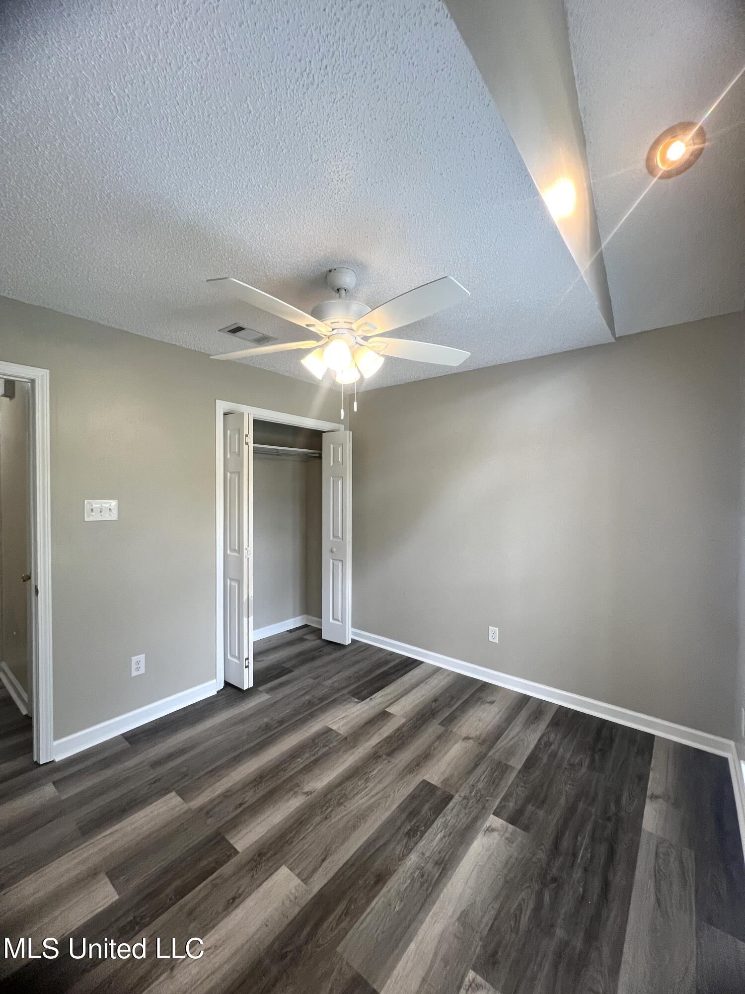 1421 Spruce Street Ocean Springs, MS 39564 - Photo 5 of 21 1421 Spruce 3