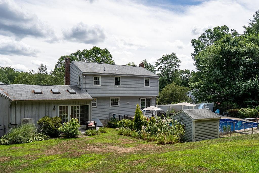 69 Chase Road Londonderry, NH 03053 - Photo 5 of 25