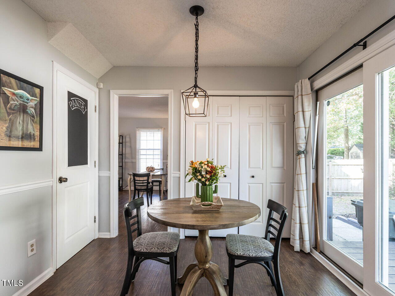 3505 Wickersham Way Raleigh, NC 27604 - Photo 5 of 22 011-1280x960-breakfast