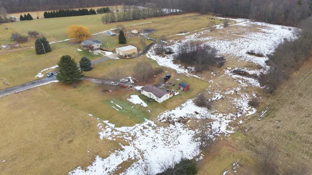 $278,000 | 14950 Pine Lake Avenue Northeast, Cedar Springs, MI 49319