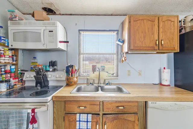 $278,000 | 14950 Pine Lake Avenue Northeast, Cedar Springs, MI 49319