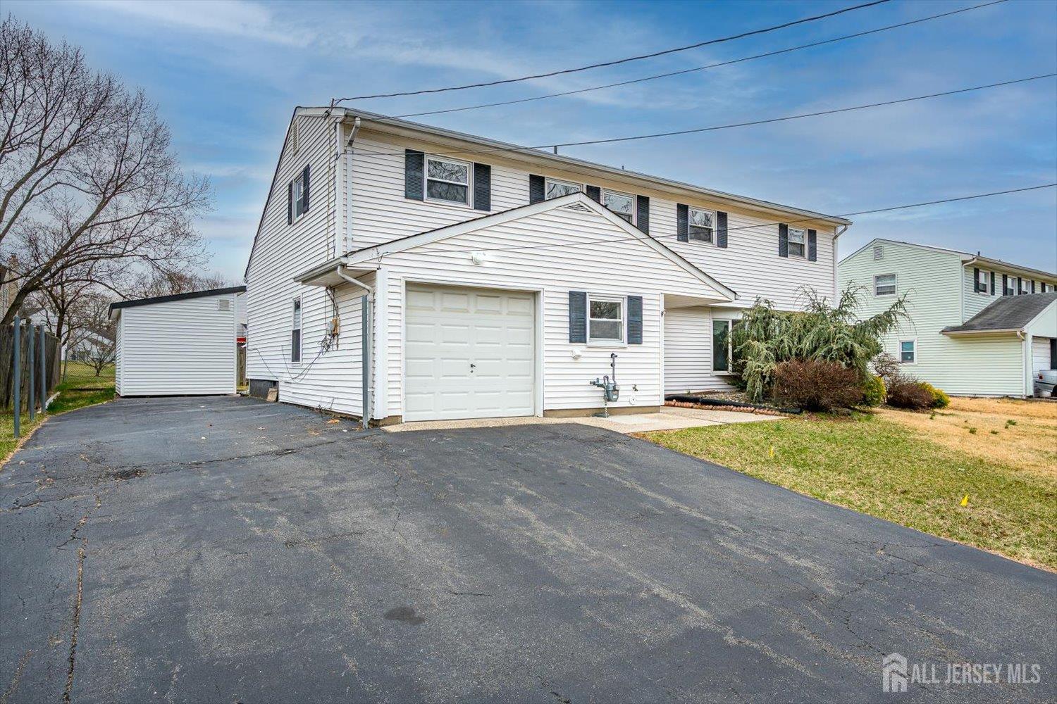 22 Price Drive Edison, NJ 08817 - Photo 5 of 41