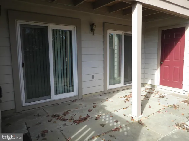 $2,195 | 6124 A Essex House Square, Alexandria, VA 22310