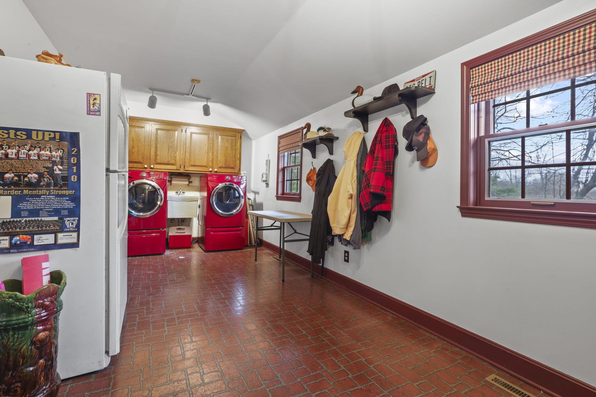 3435 Wheeling Road Northeast Lancaster, OH 43130 - Photo 33 of 78 Mudroom