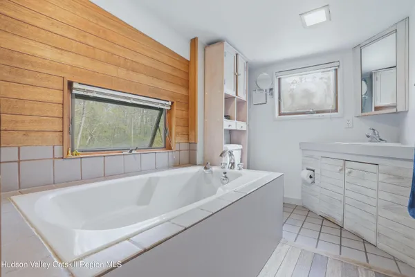 $590,000 | 4 Ashley Lane, Bearsville, NY 12409