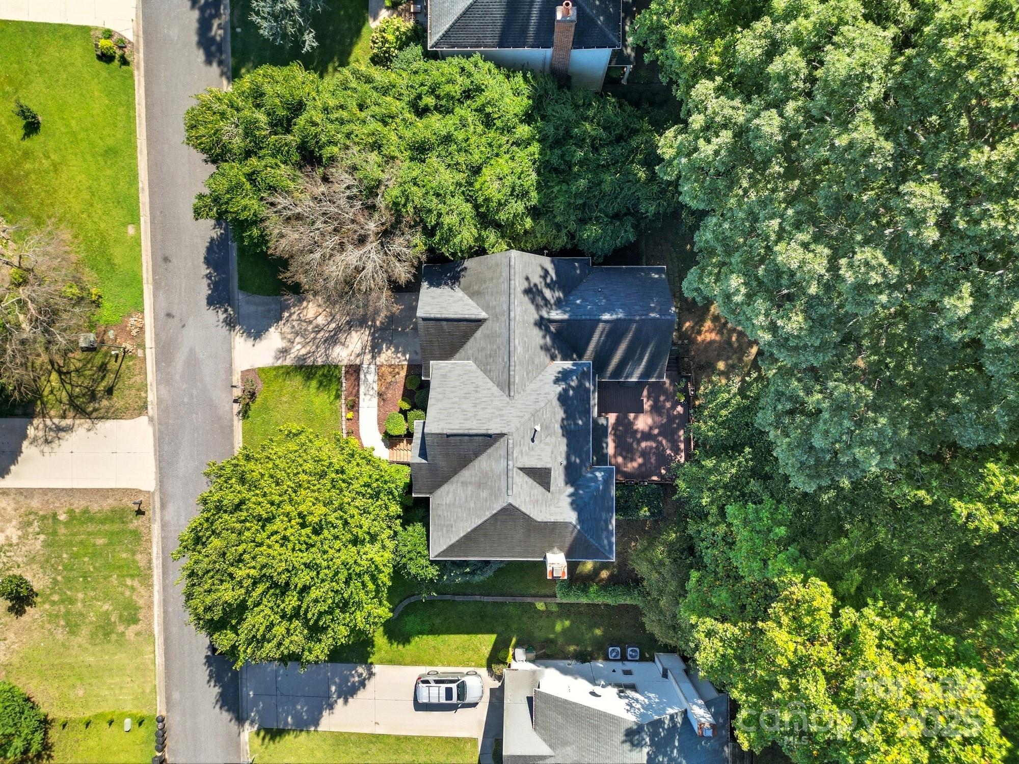 8016 Painted Pony Court Charlotte, NC 28269 - Photo 5 of 35