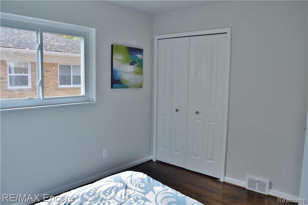 31215 West Rutland Street Beverly Hills, MI 48025 - Photo 16 of 26