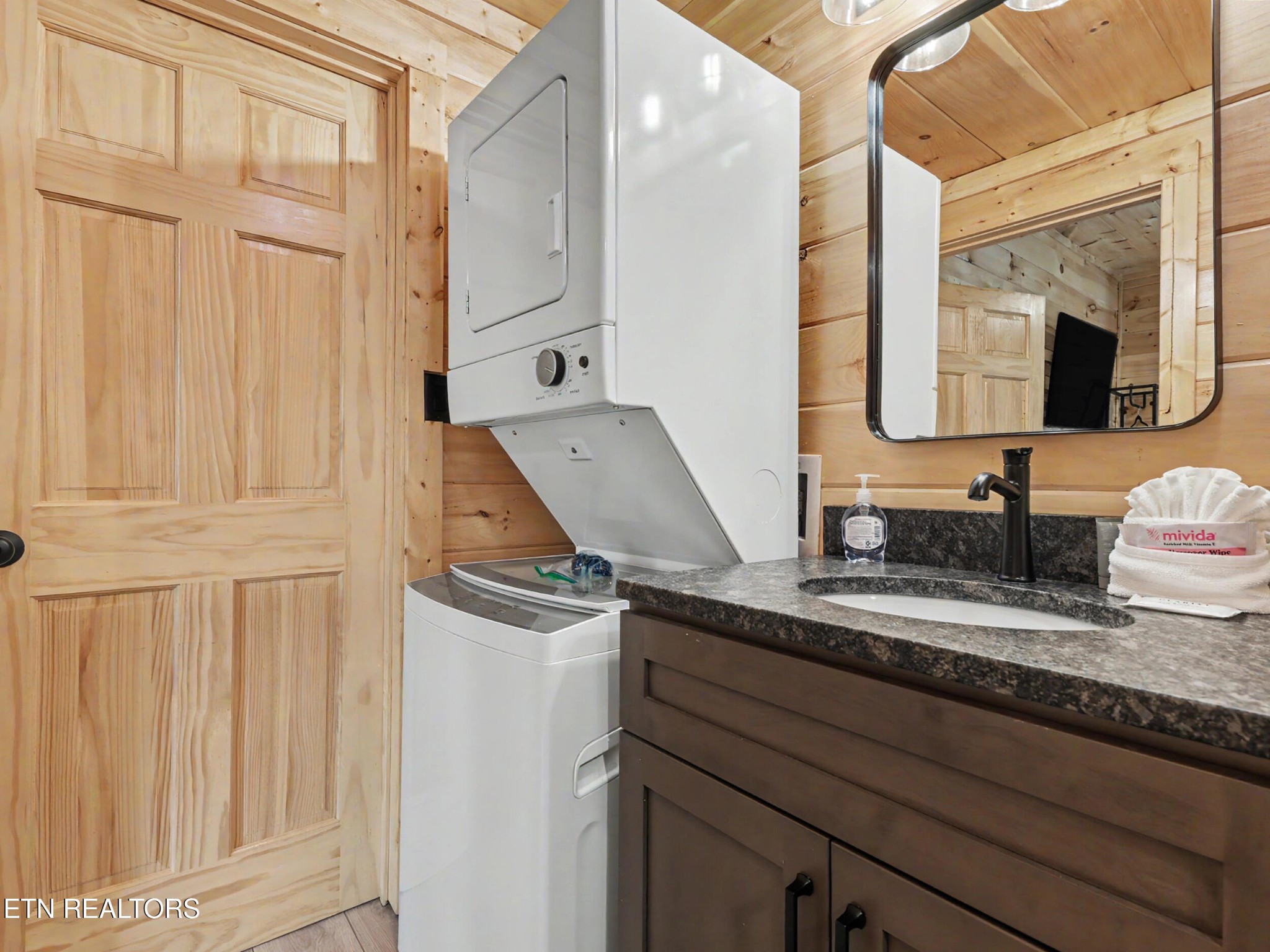 24072412 Ridgehigh Pass Sevierville, TN 37876 - Photo 15 of 39 Gallery Image 15