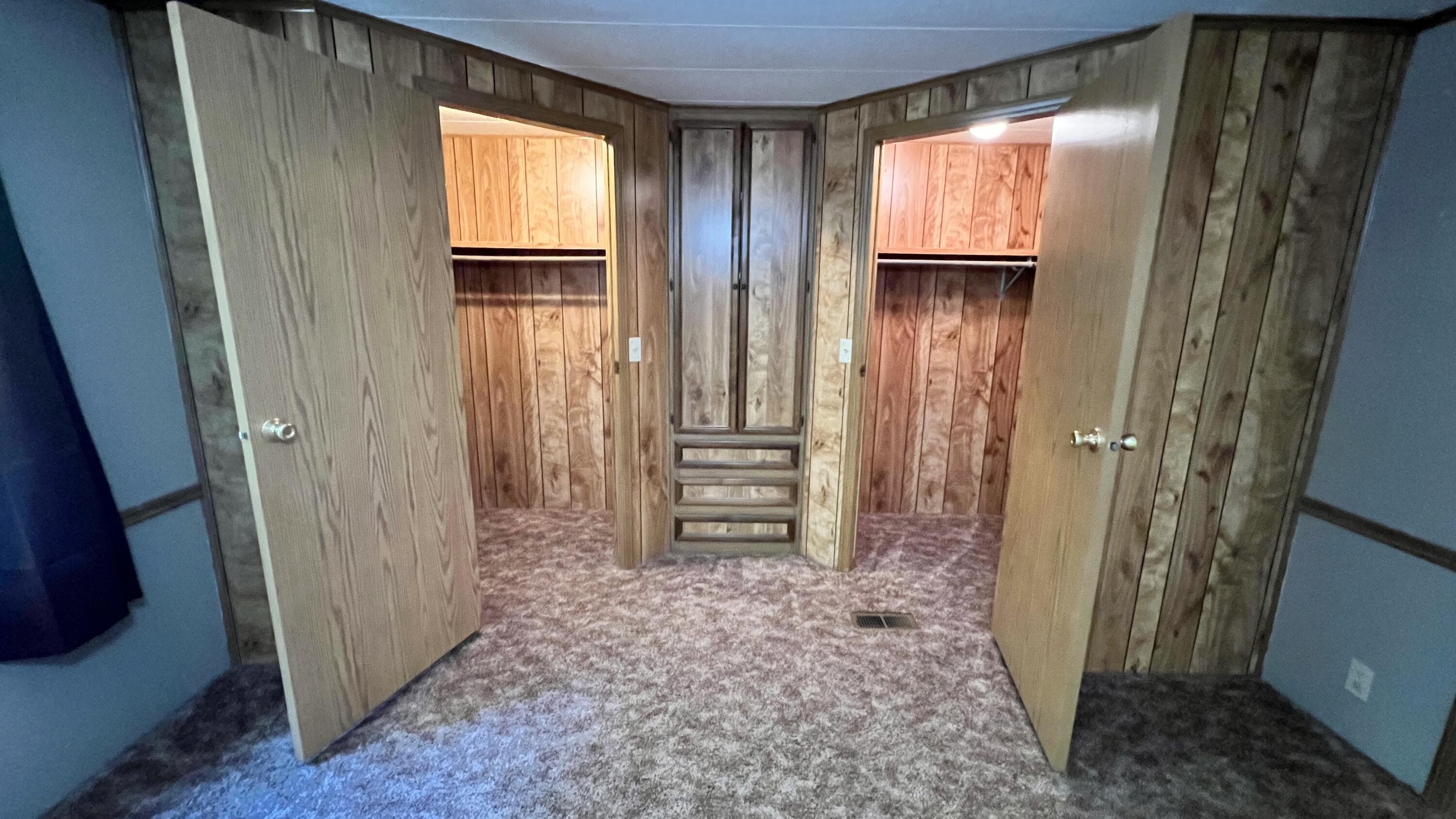 321 Taylor Road Trail, OR 97541 - Photo 23 of 56 Master Bedroom Closet
