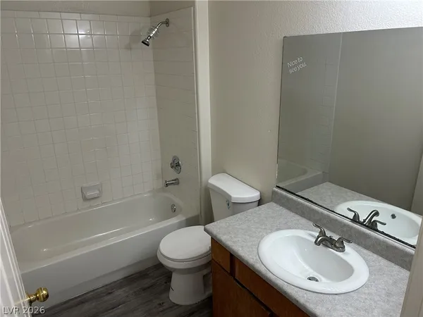 $1,300 | 6553 McRae Avenue, Unit 201, Las Vegas, NV 89108