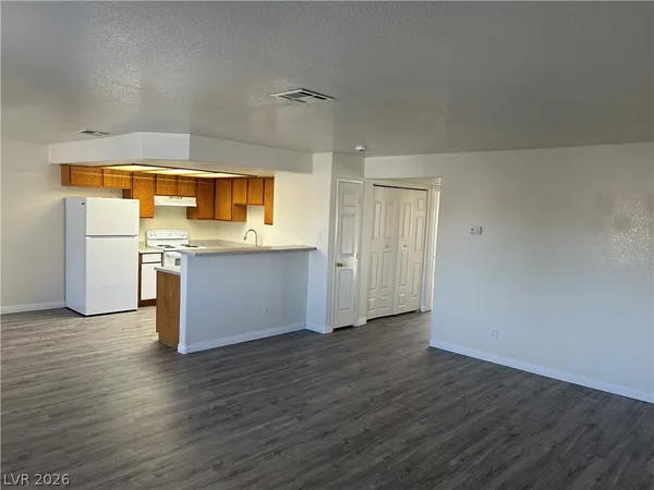 $1,300 | 6553 McRae Avenue, Unit 201, Las Vegas, NV 89108