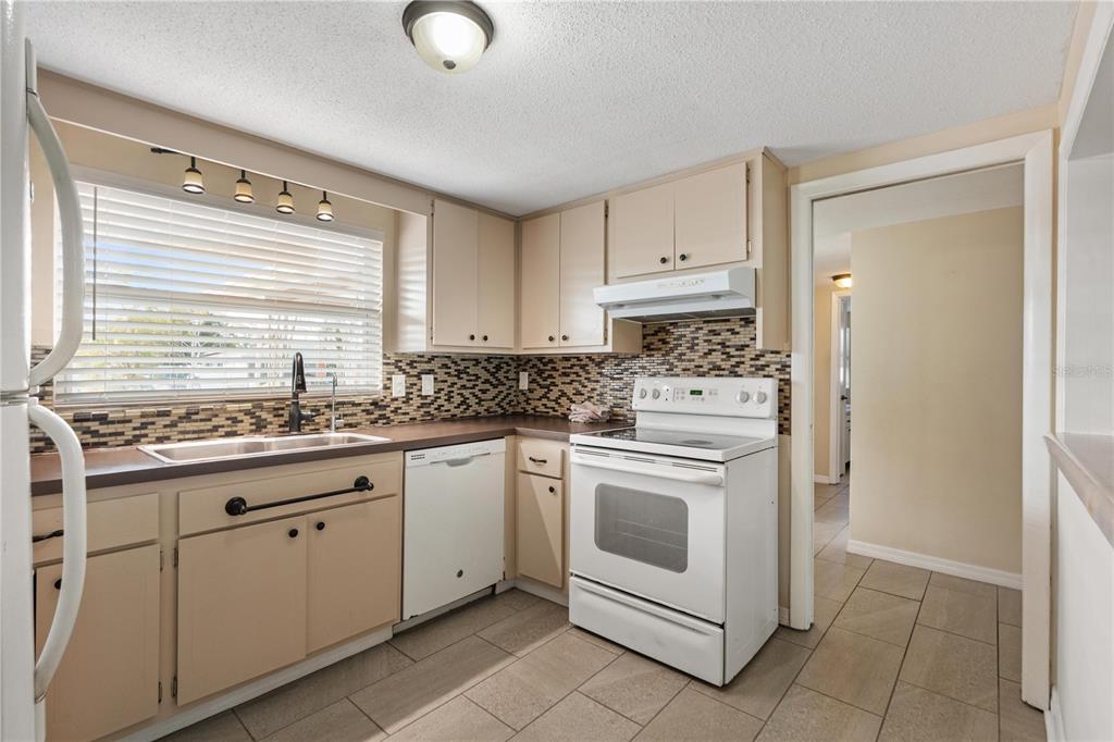 10124 Orchid Drive Port Richey, FL 34668 - Photo 10 of 29