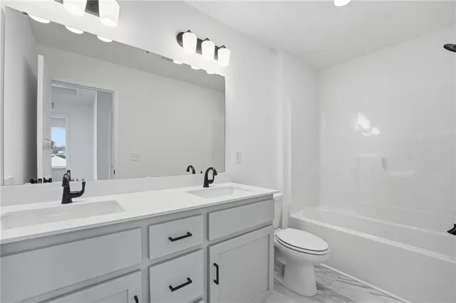 $320,270 | 1335 South 4th Street East, Louisburg, KS 66053